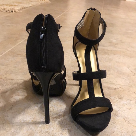 Heels - Picture 2 of 3